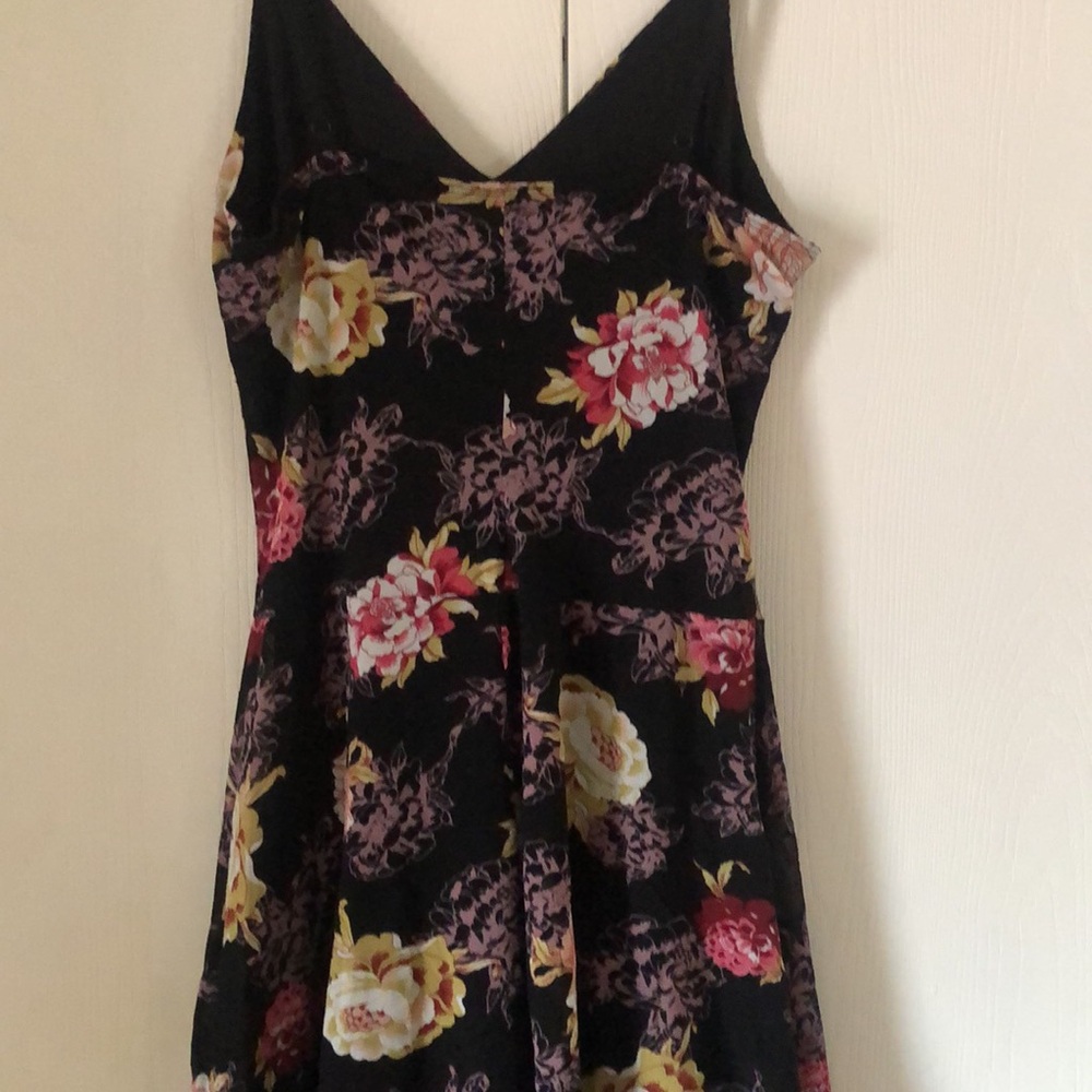 Woman’s spring Easter Newport News floral Y2k Spaghetti strap stretchy dress - Picture 2 of 15